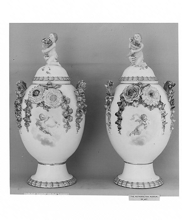 Pair of vases, Royal Porcelain Manufactory (Danish, 1775–present), Hard-paste porcelain, Danish, Copenhagen 
