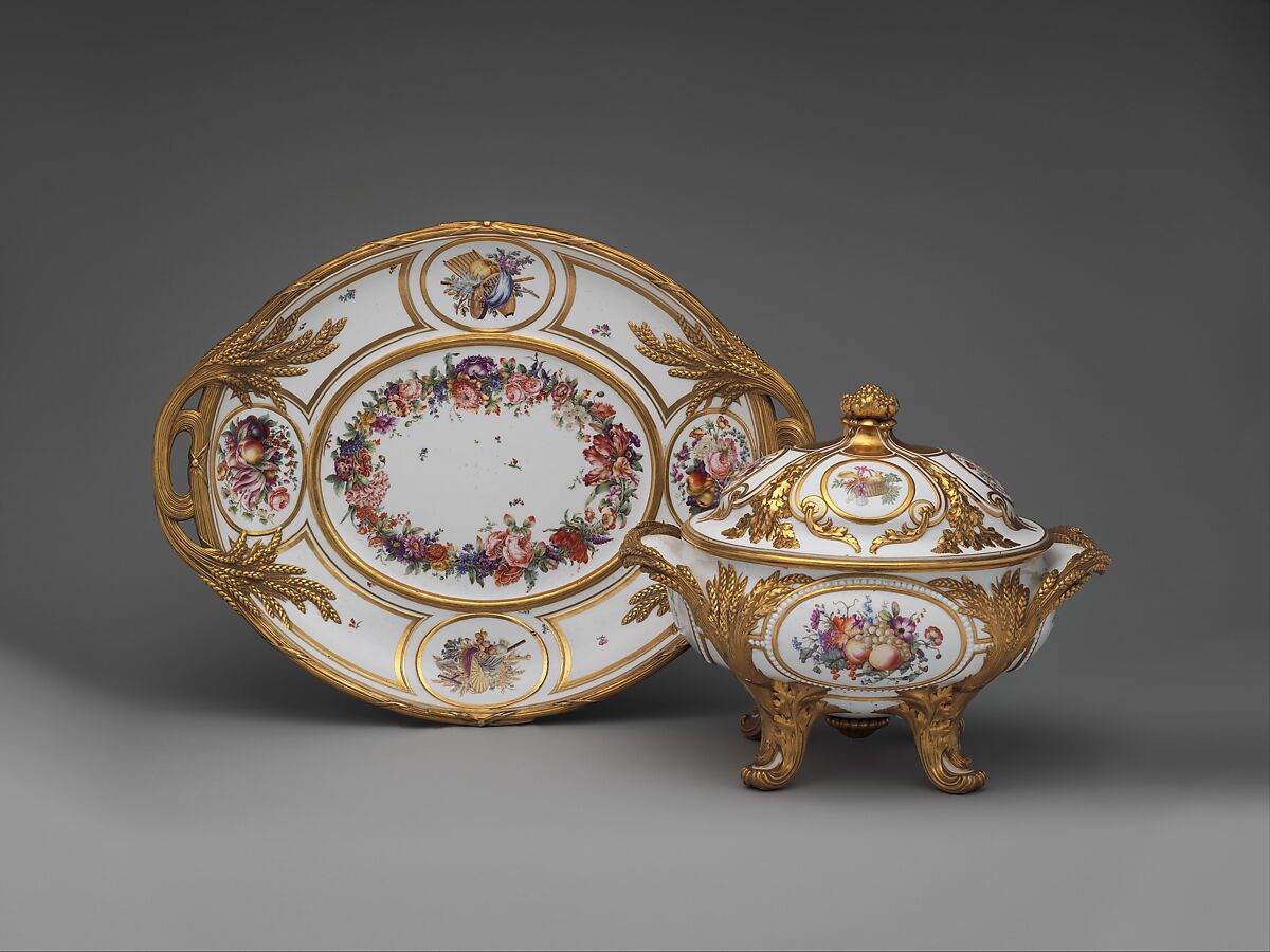 Tureen with cover (Terrine épis de blé or épis en or et plateau), Sèvres Manufactory (French, 1740–present), Hard-paste porcelain decorated in polychrome enamels, gold, French, Sèvres