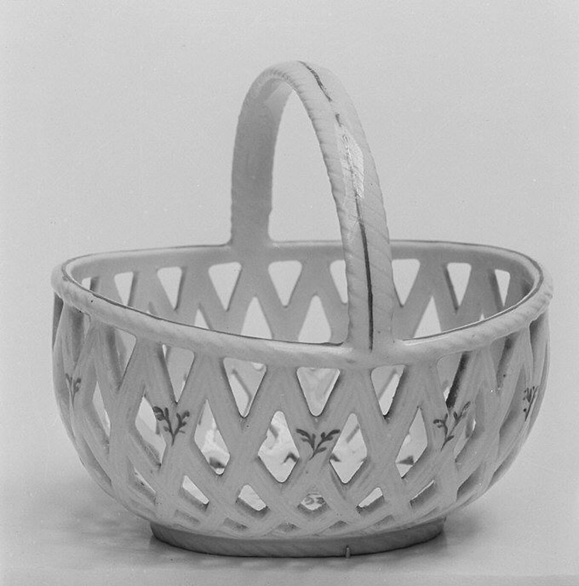 Basket, Loosdrecht, Hard-paste porcelain, Dutch, Loosdrecht 