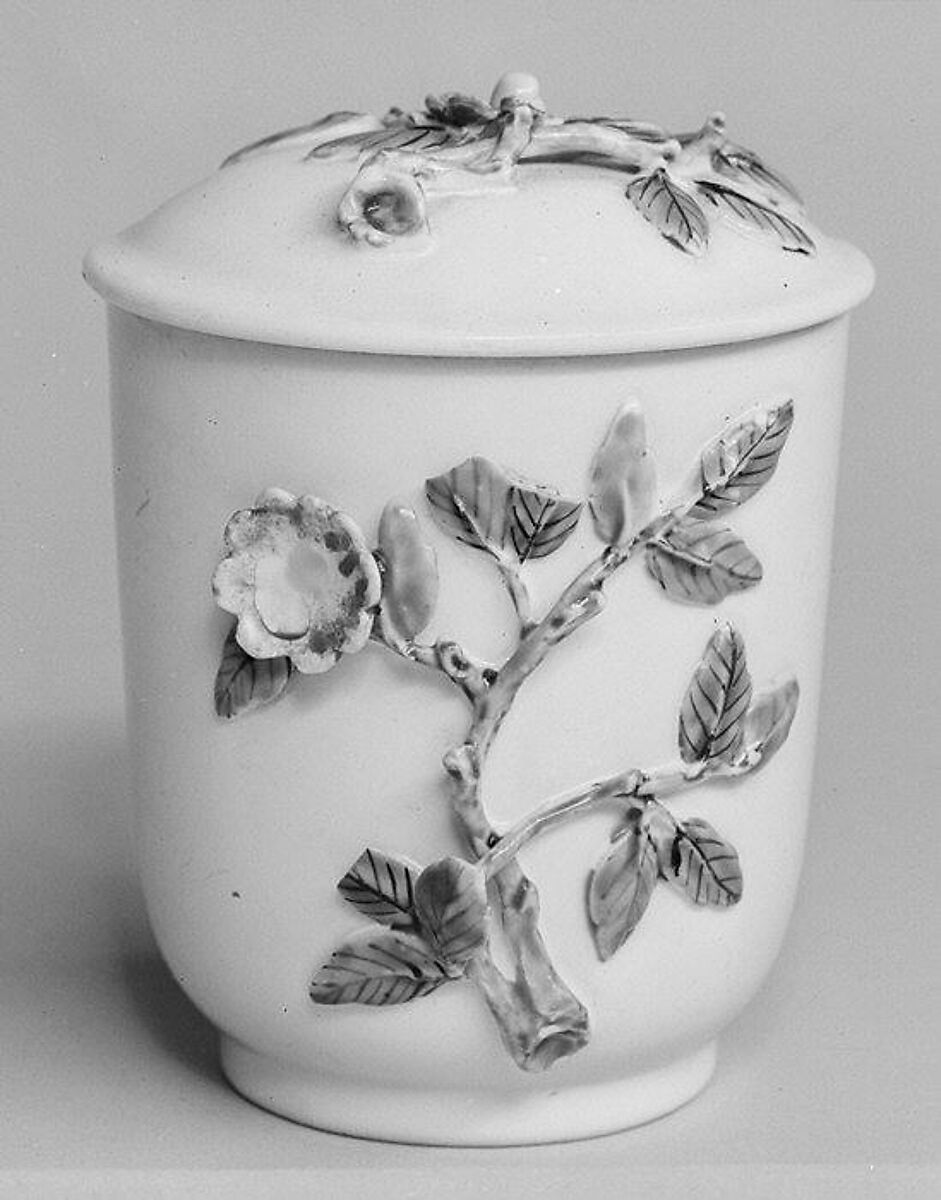 Jar with cover, Chantilly (French), Tin-glazed soft-paste porcelain, French, Chantilly 