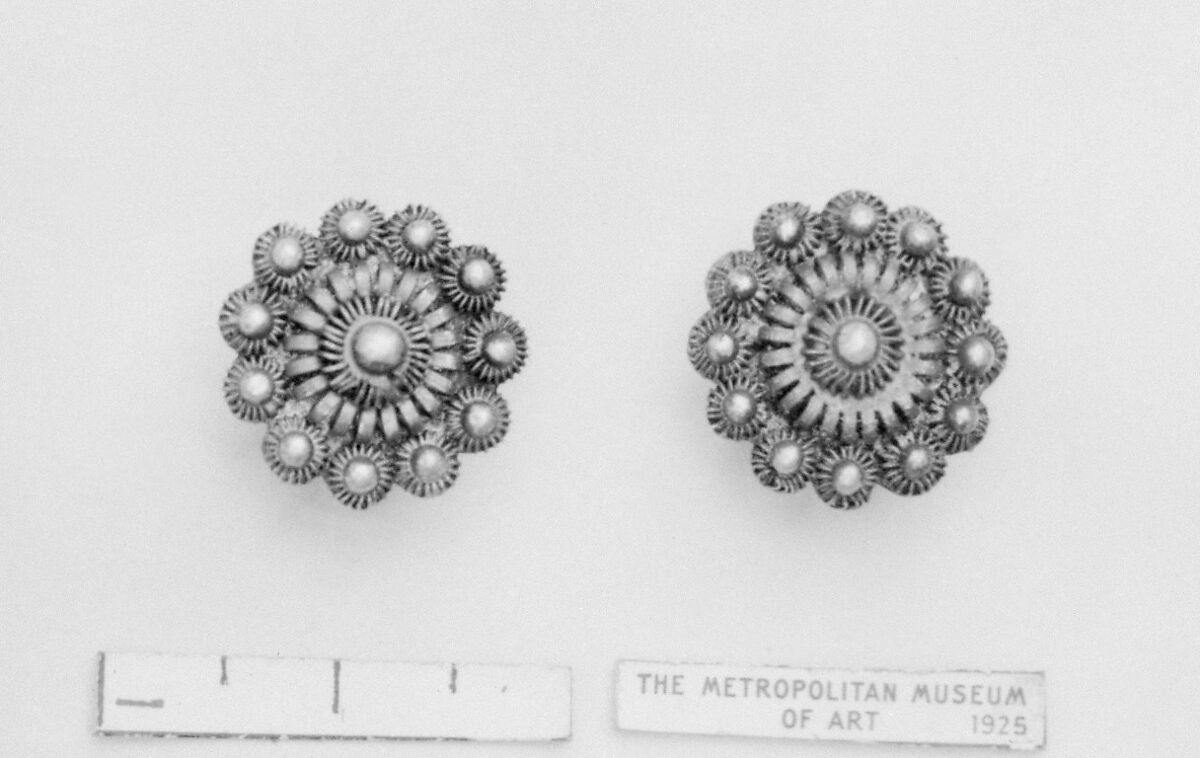 Cuff link, Jacob Ulrich Holfeldt Tostrup (Norwegian, Sande, near Stavanger 1806–1890 Christiana (now Oslo)), Silver filigree, Norwegian, Christiania