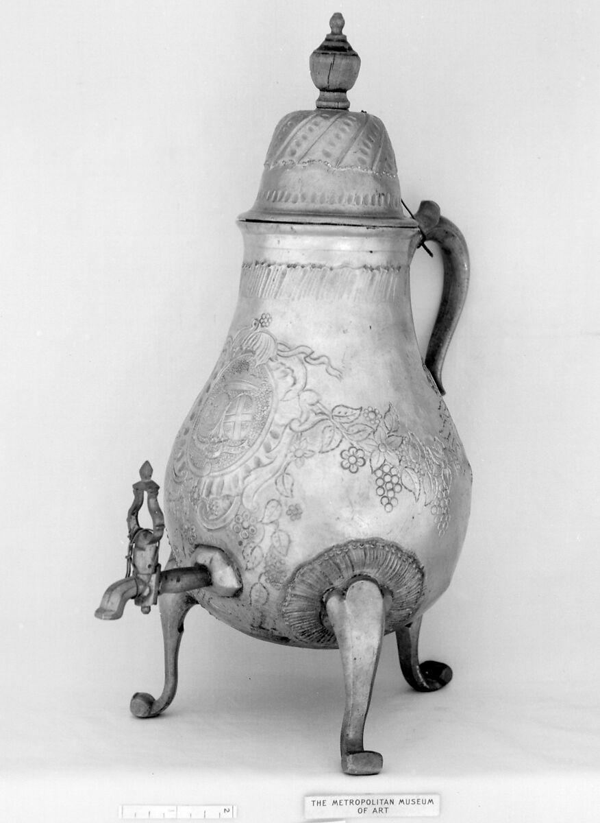 Urn with cover and tray, Pewter, brass, wood, probably Dutch 