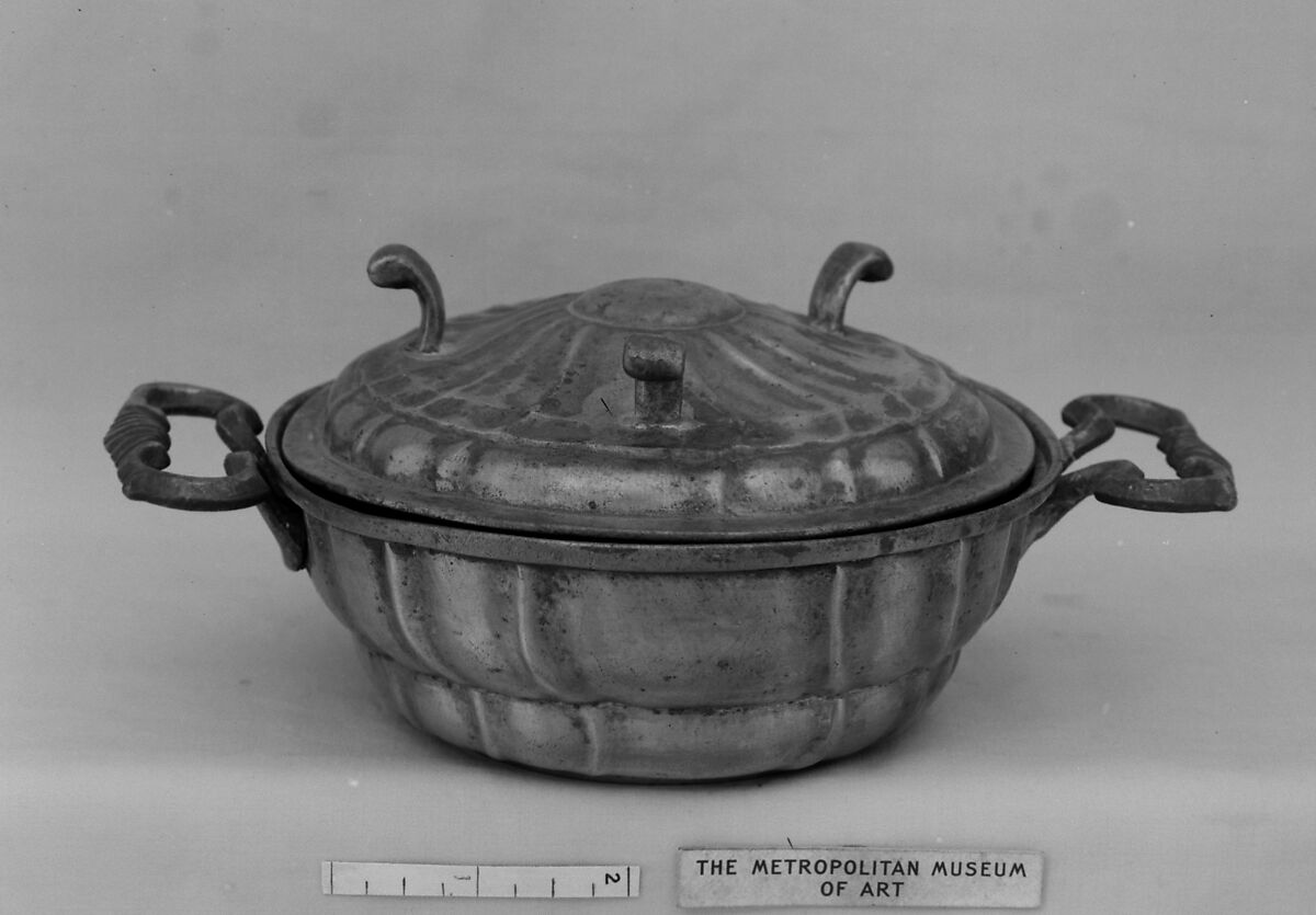 Porringer with cover or posset cup, Pewter, probably German 