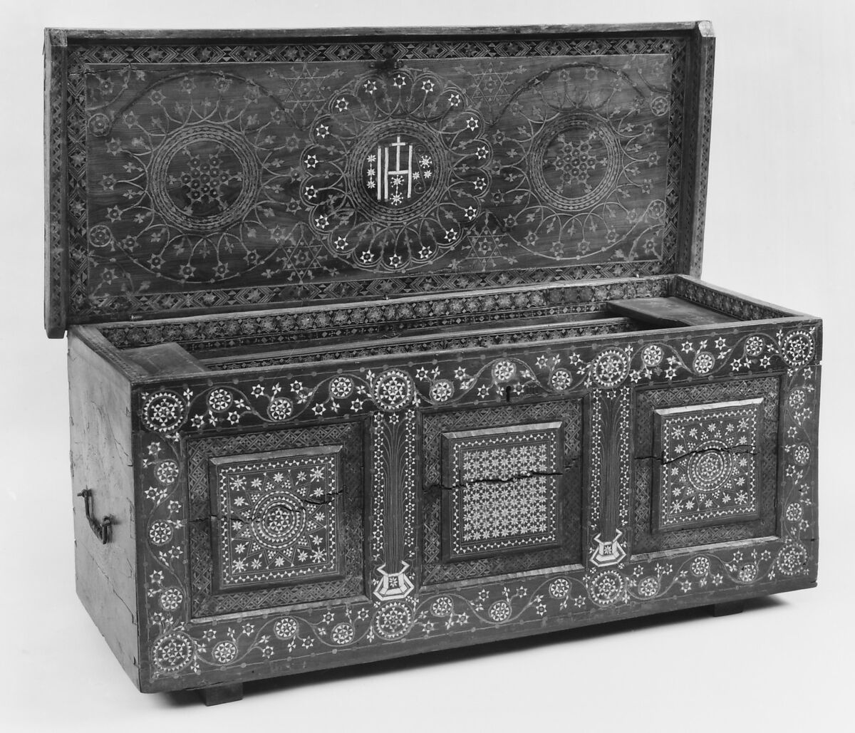 Chest (cassone), Pine (or spruce) inlaid with various woods, bone and ivory, Northern Italian 