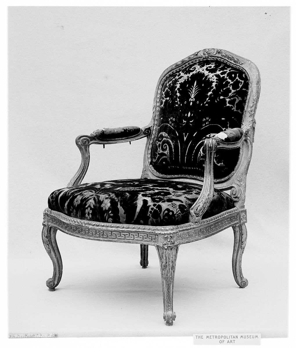 Armchair, Jean-Jacques Pothier (master 1750, working until ca. 1780), Carved and gilded beechwood; cut velvet upholstery, French