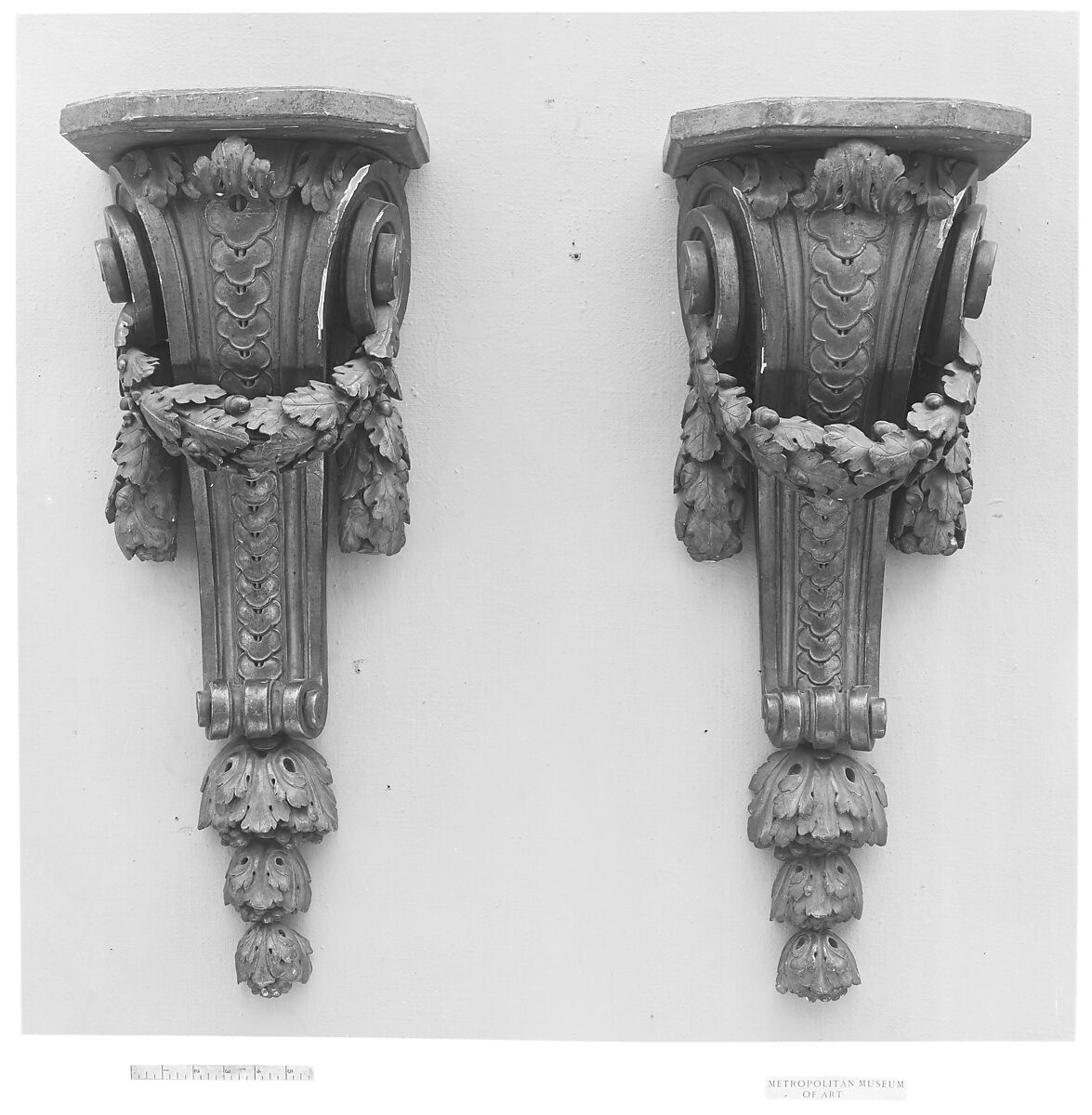 Pair of consoles (consoles d'appliques), Carved and gilded wood, French 