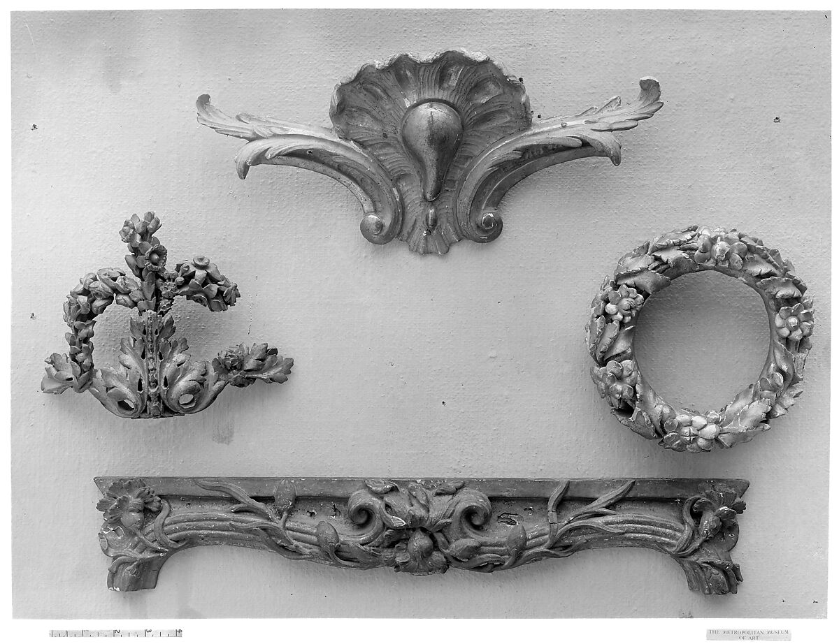 Fronton fragment, Carved and gilded wood, French 