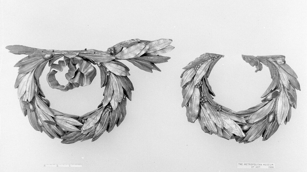 Pair of wreaths, Wood, French 