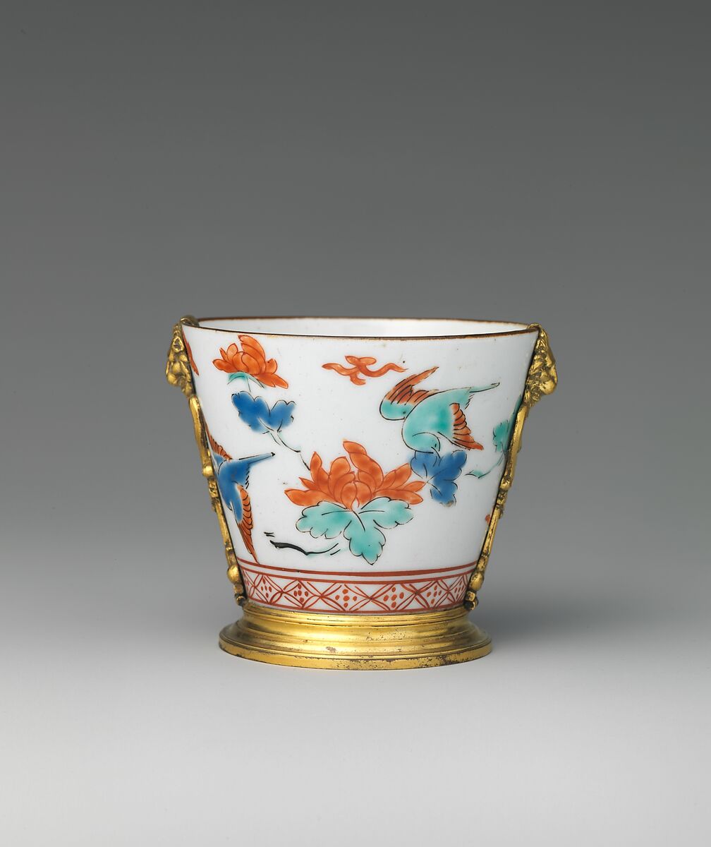 Cup, Hard-paste porcelain, gilt brass, Japanese 