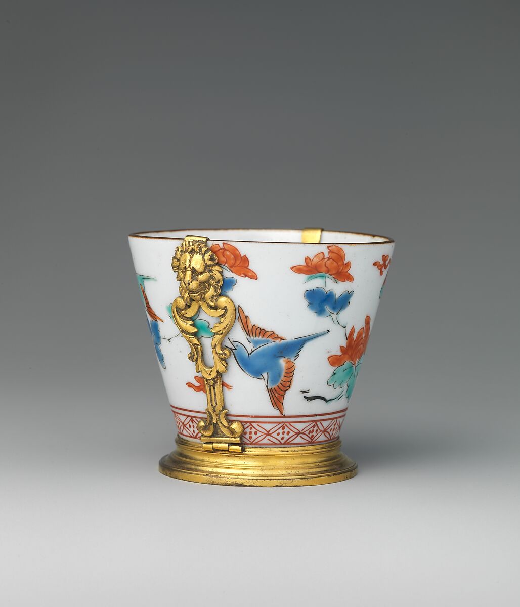 Cup, Hard-paste porcelain, gilt brass, Japanese