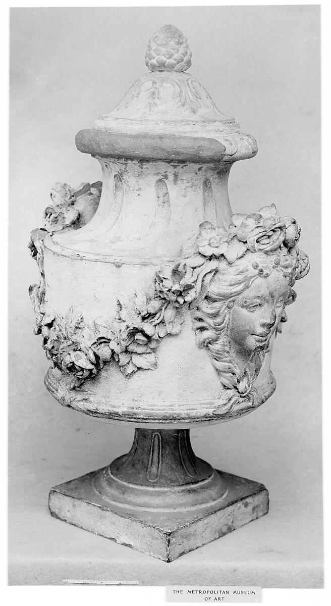 Set of four drawer pulls, Gilt bronze, French