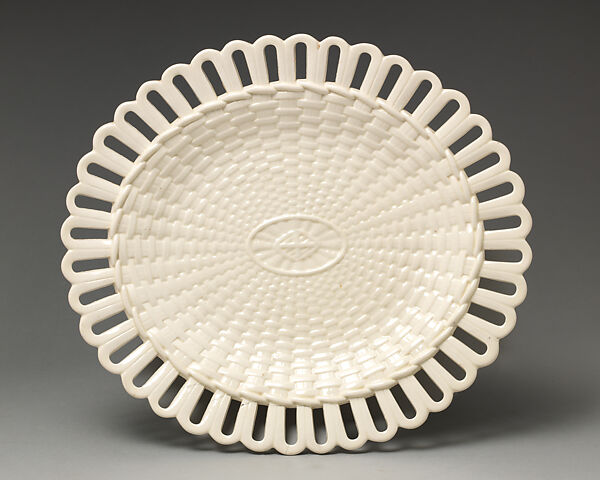 Dish, Josiah Wedgwood and Sons (British, Etruria, Staffordshire, 1759–present), Queensware (lead-glazed pottery), British, Staffordshire 