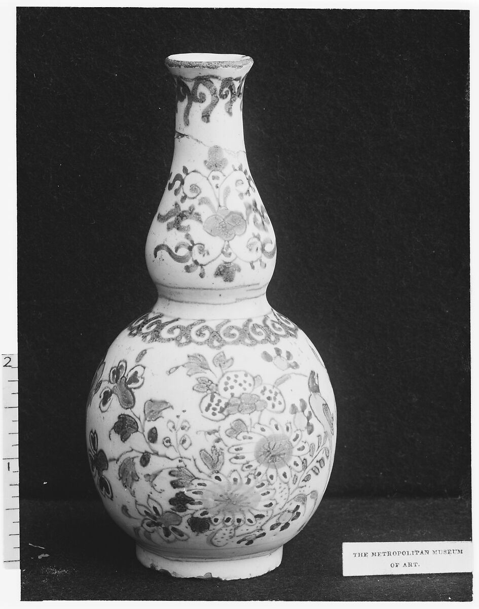 Bottle, William Cleffius, Tin-glazed earthenware, Dutch, Delft