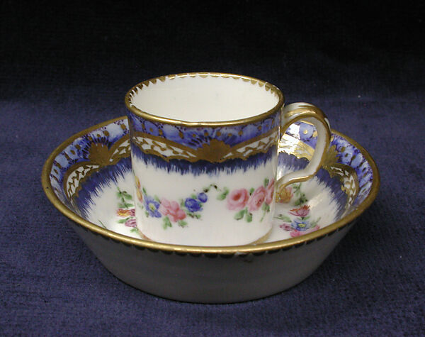 Miniature cup, Sèvres Manufactory (French, 1740–present), Soft-paste porcelain, French, Sèvres 