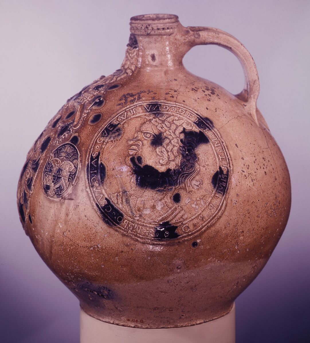 Bottle jug, Salt-glazed stoneware, German, Frechen 