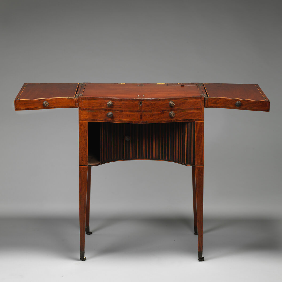 Dressing table, Mahogany and boxwood, British