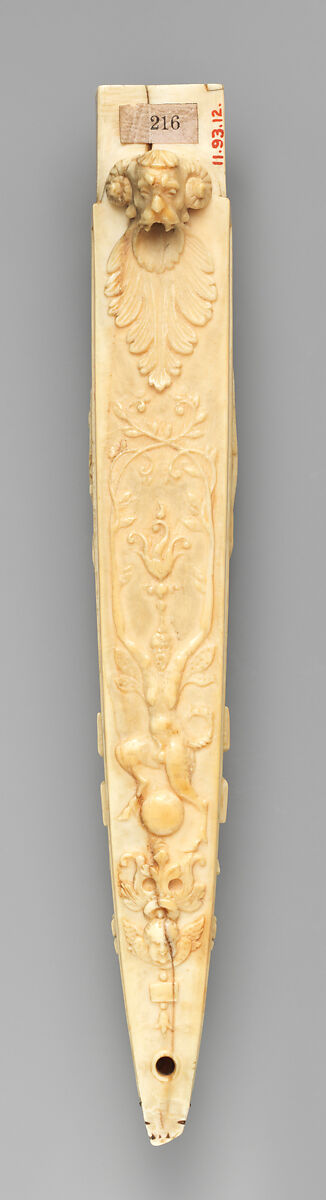 Case for knife and sharpener with represntation of the Three Graces, Ivory, French
