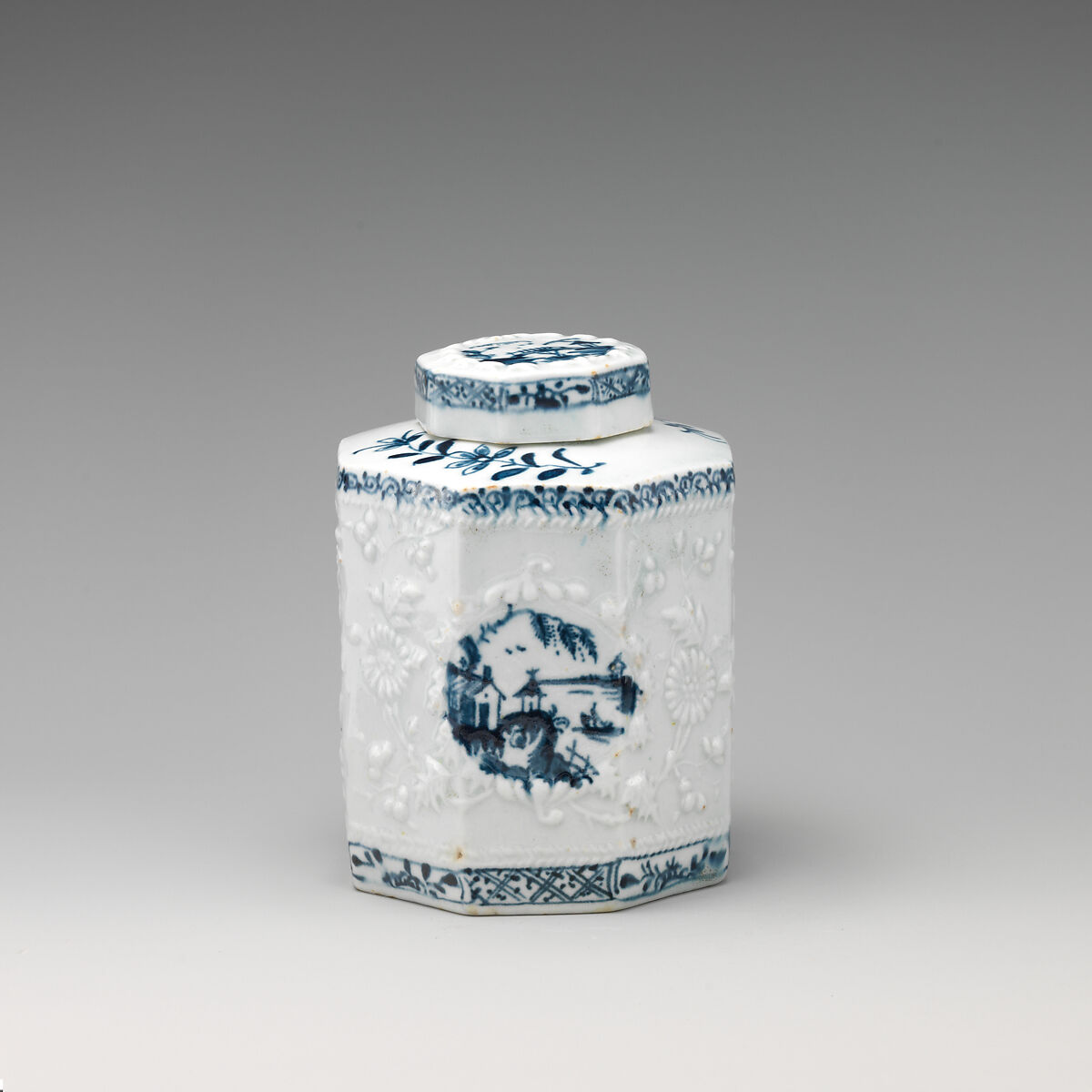 Tea caddy, Lowestoft (British, 1757–ca. 1803), Soft-paste porcelain with underglaze blue, British, Lowestoft 