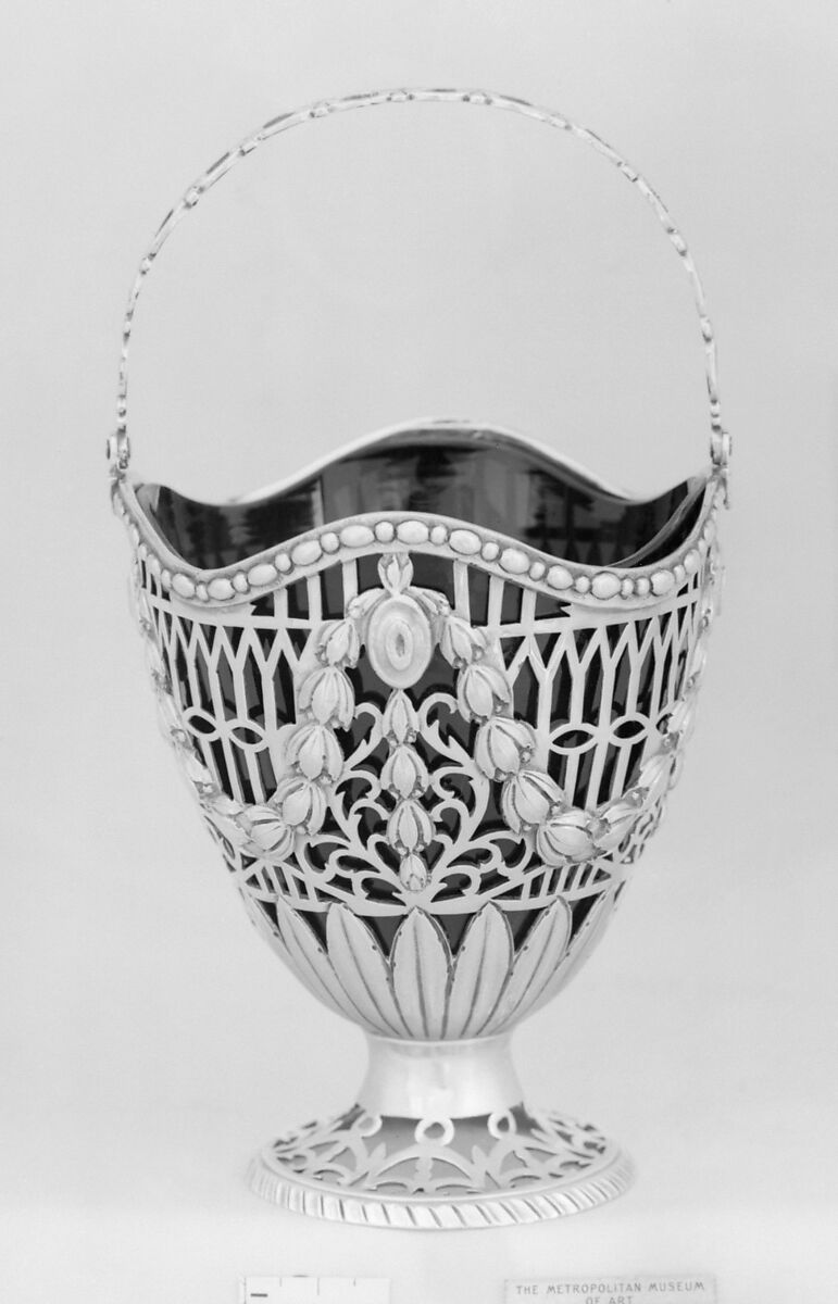 Sugar bowl, Mary Makemeid (entered 1773), Silver, glass lining, British, London 