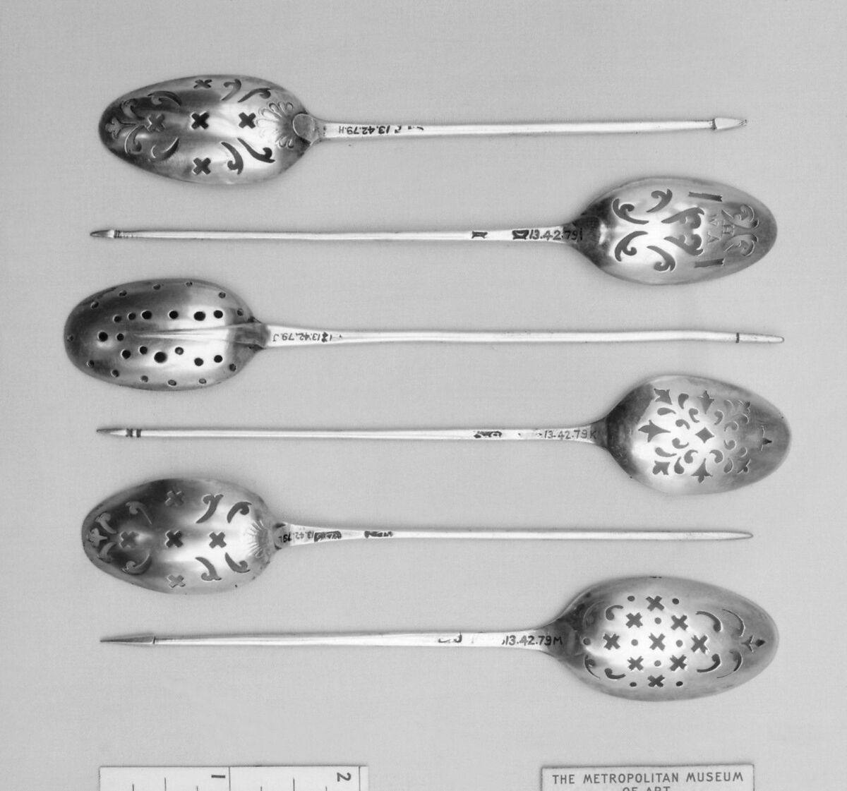 Strainer spoon, Silver, British