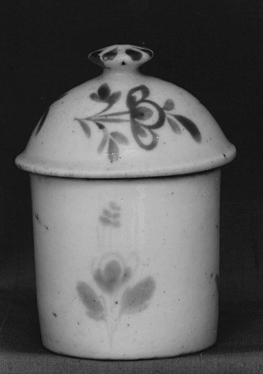 Toilet jar, Sceaux, Soft-paste porcelain, French, Sceaux 