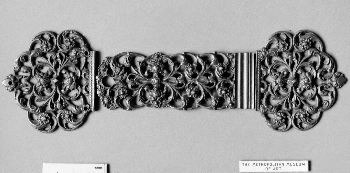 Book clasp, Silver, possibly French 