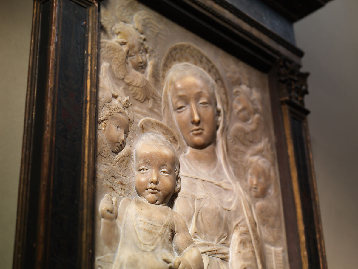 Madonna and Child with Angels, Antonio Rossellino (Italian, Settignano 1427–ca. 1479 Florence), Marble with gilt details on halo and dress, Italian, Florence