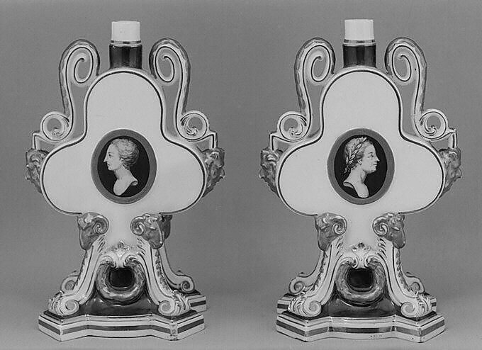 Toilet bottle (one of a pair), Chelsea Porcelain Manufactory (British, 1744–1784), Soft-paste porcelain, British, Chelsea 