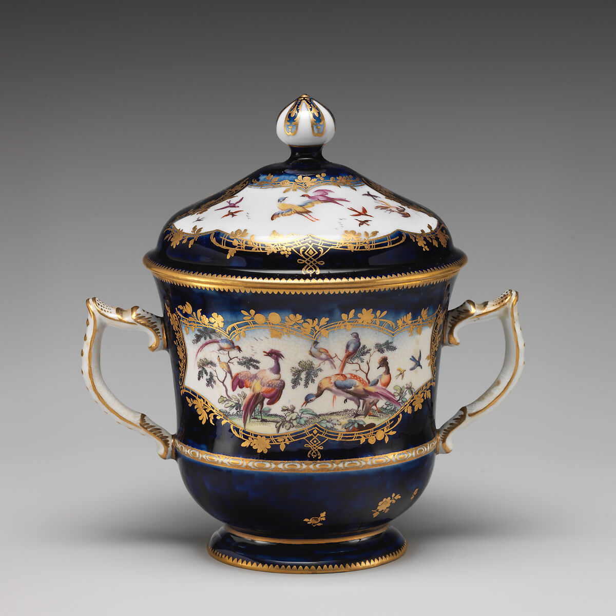 Two-handled bowl with cover, Chelsea Porcelain Manufactory (British, 1744–1784), Soft-paste porcelain, British, Chelsea
