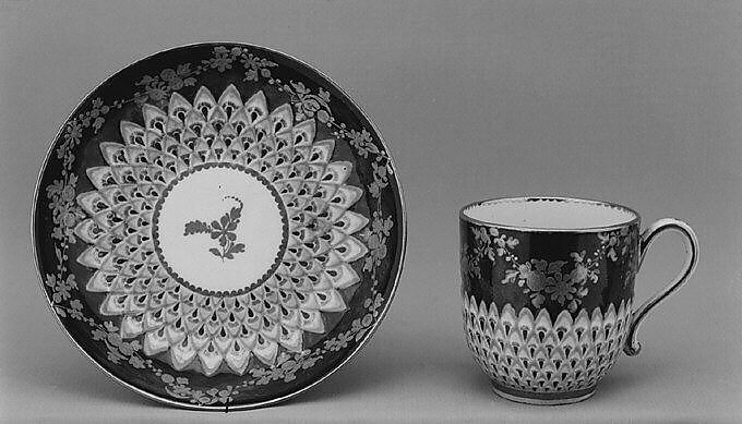 Cup and saucer, Possibly made at Chelsea Porcelain Manufactory (British, 1744–1784), Soft-paste porcelain, British, Chelsea-Derby 