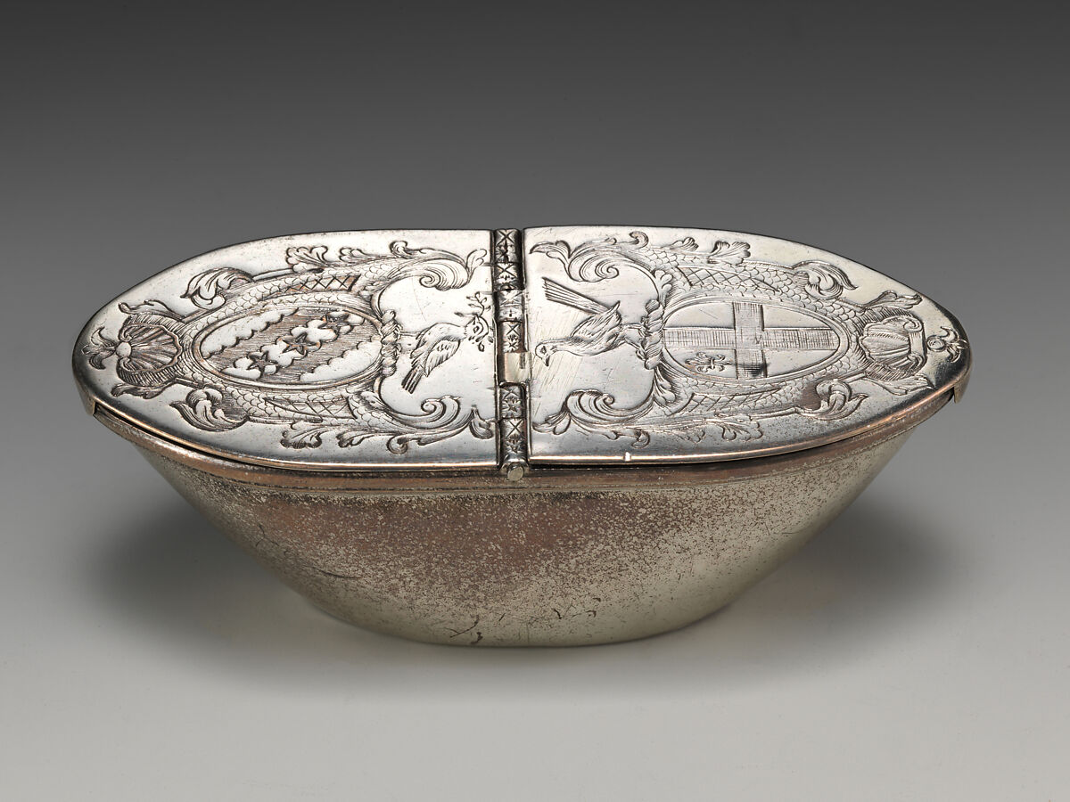 Nutmeg box, Possibly by James Manners (entered 1734), Silver, probably British, London