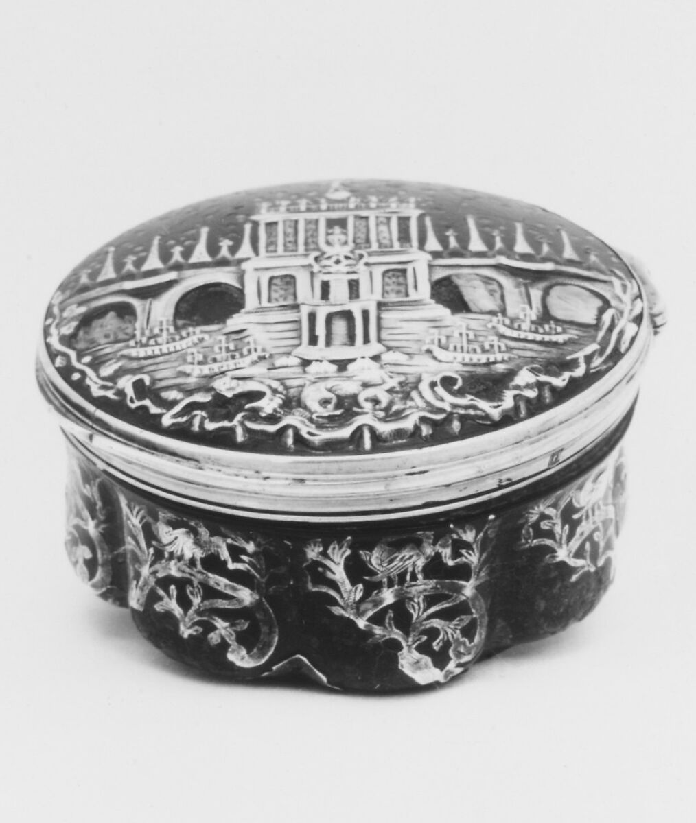 Snuffbox, Silver, tortoiseshell, mother-of-pearl, French 