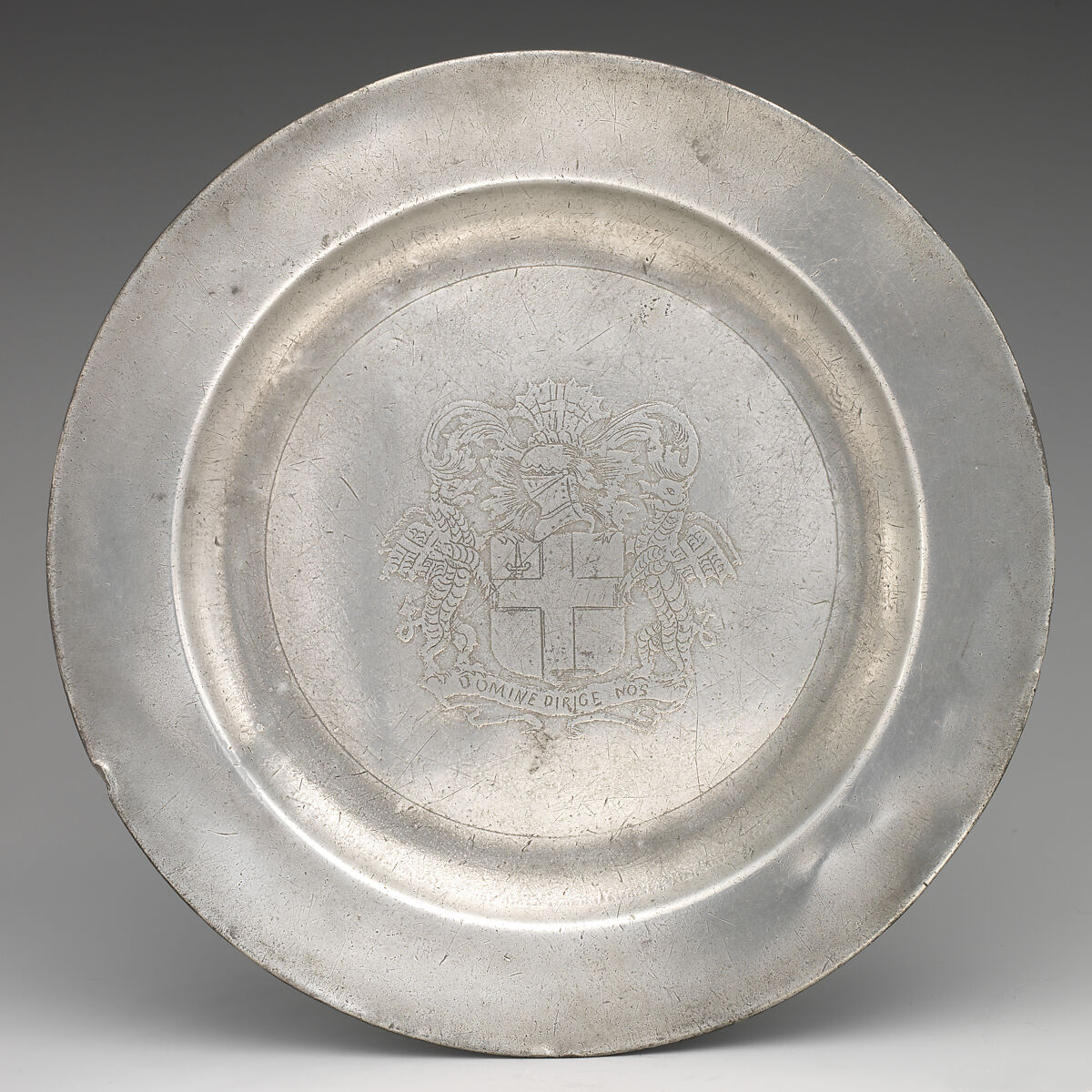Plate with the arms of the City of London, Possibly John Duncombe (active Birmingham, 1718-1745), Pewter, British 