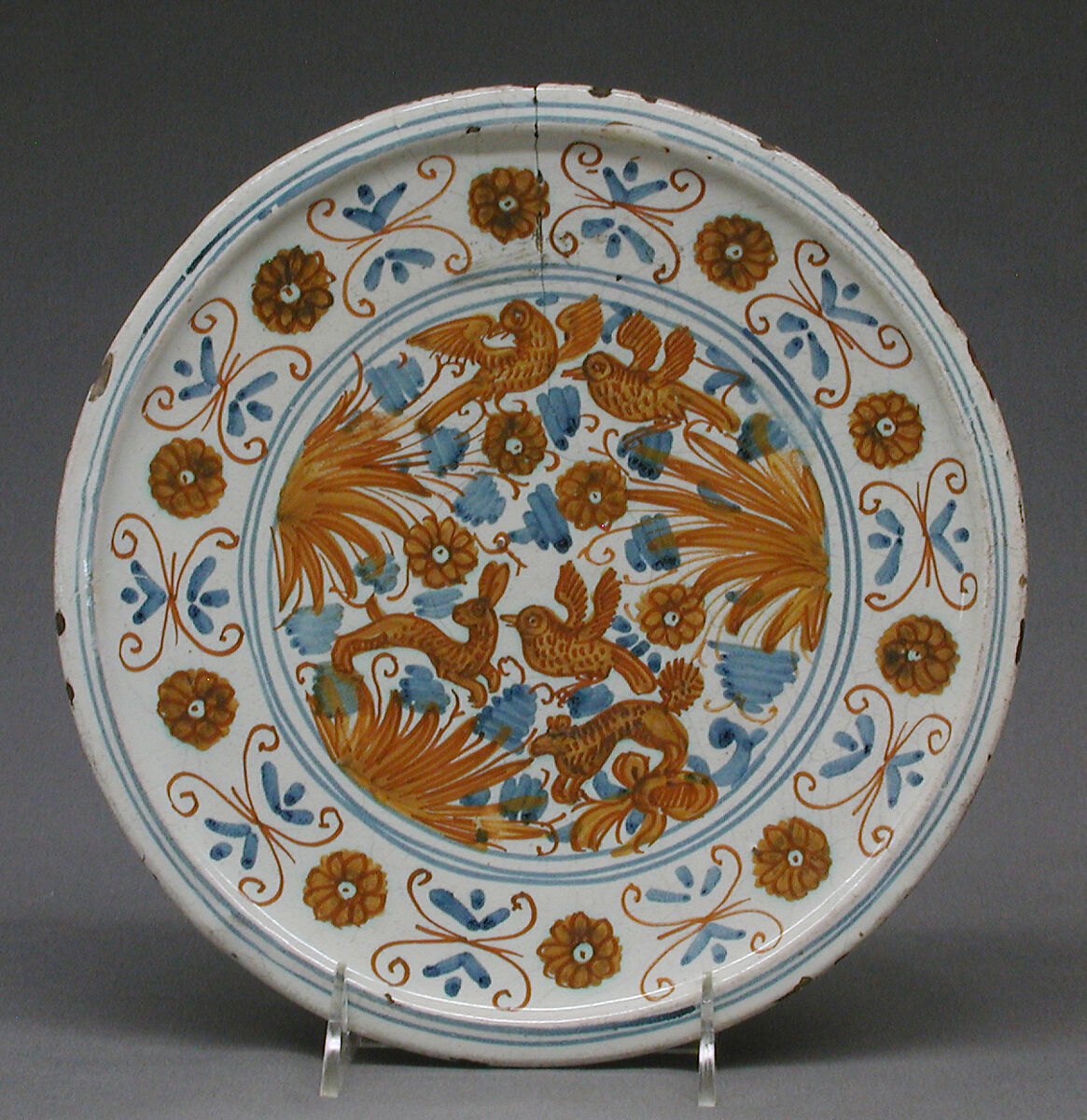 Dish on a low foot (Tazza), Coarse ware, enameled, Italian, Deruta 