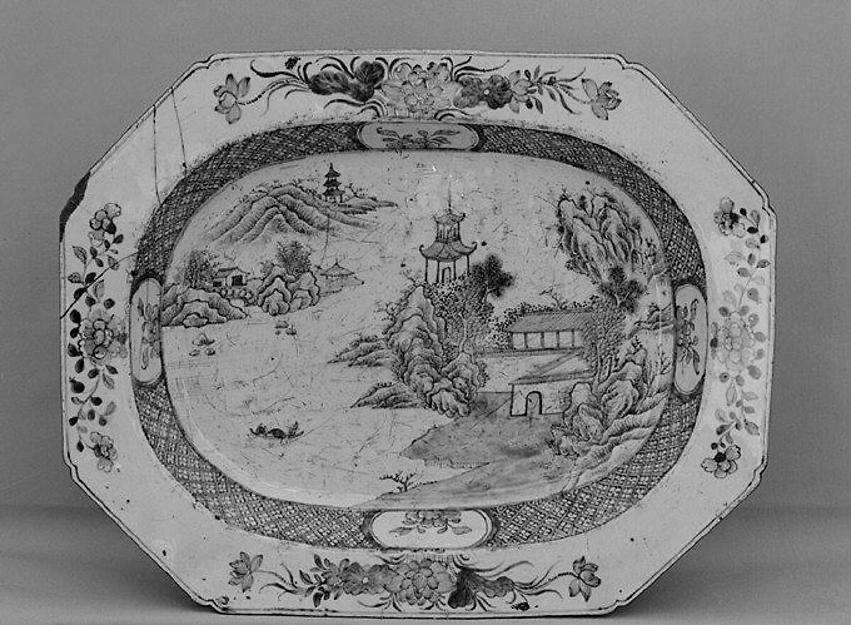 Dish, Hard-paste porcelain, Chinese, probably for British market 