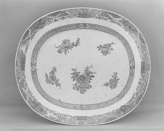 Dish, Hard-paste porcelain, Chinese, possibly for British market 