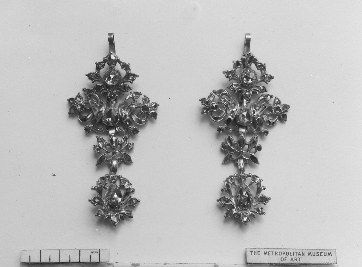 Pair of earrings, Silver, diamonds, Portuguese or Spanish 