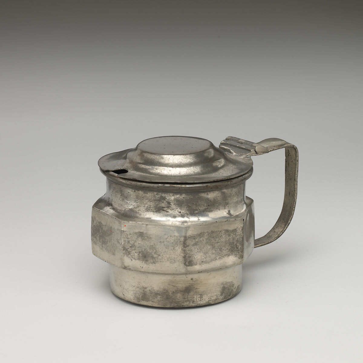 Mustard pot, Pewter, possibly British or Dutch 