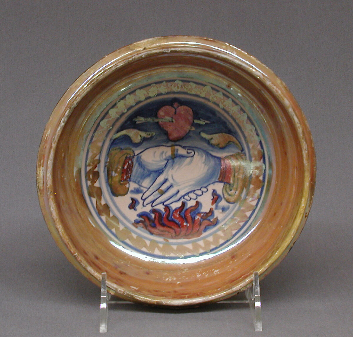 Cover for a dish or vase, Maiolica (tin-glazed earthenware), lustered, Italian, Gubbio 