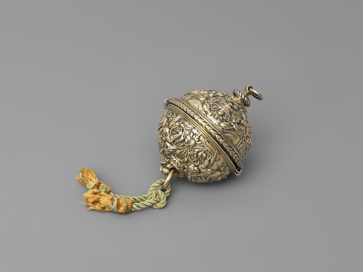 Rosary bead, Boxwood, gilded silver, Flemish
