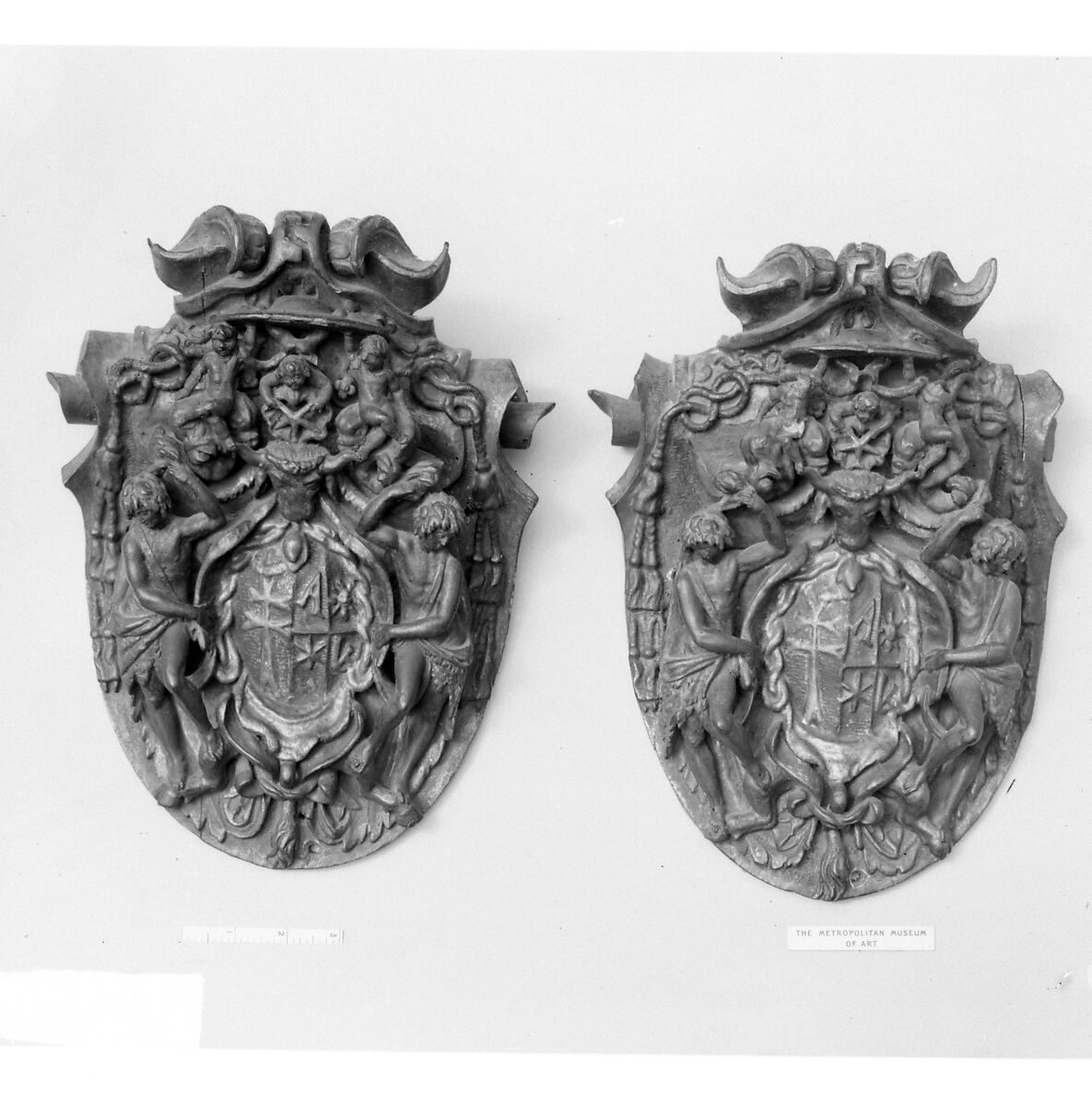 Pair of cartouches, Carved, painted and gilded wood, Italian 
