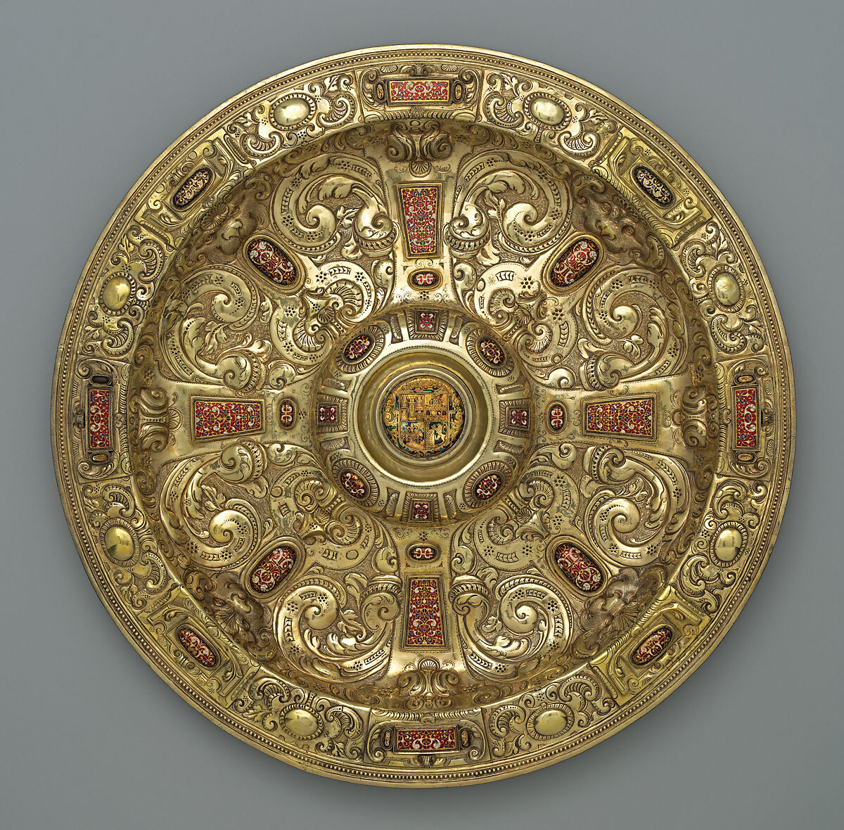 Dish (salver or basin), Silver gilt, enamel, Spanish