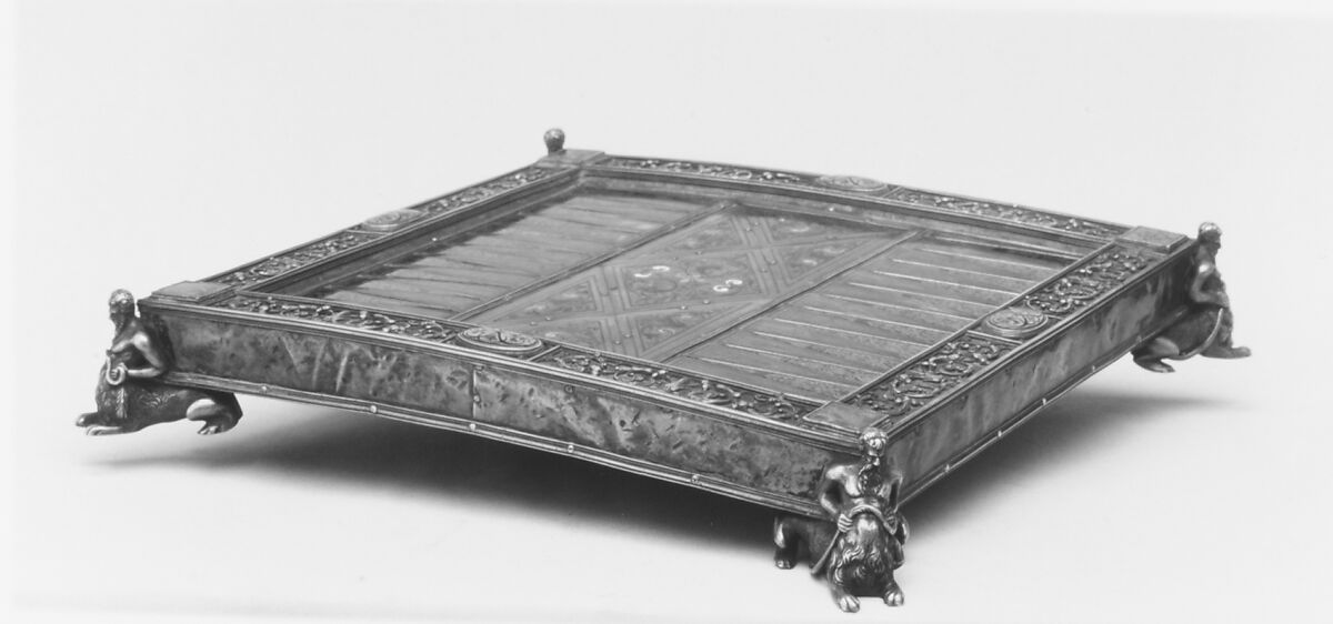 Dish (salver or basin), Silver gilt, enamel, Spanish