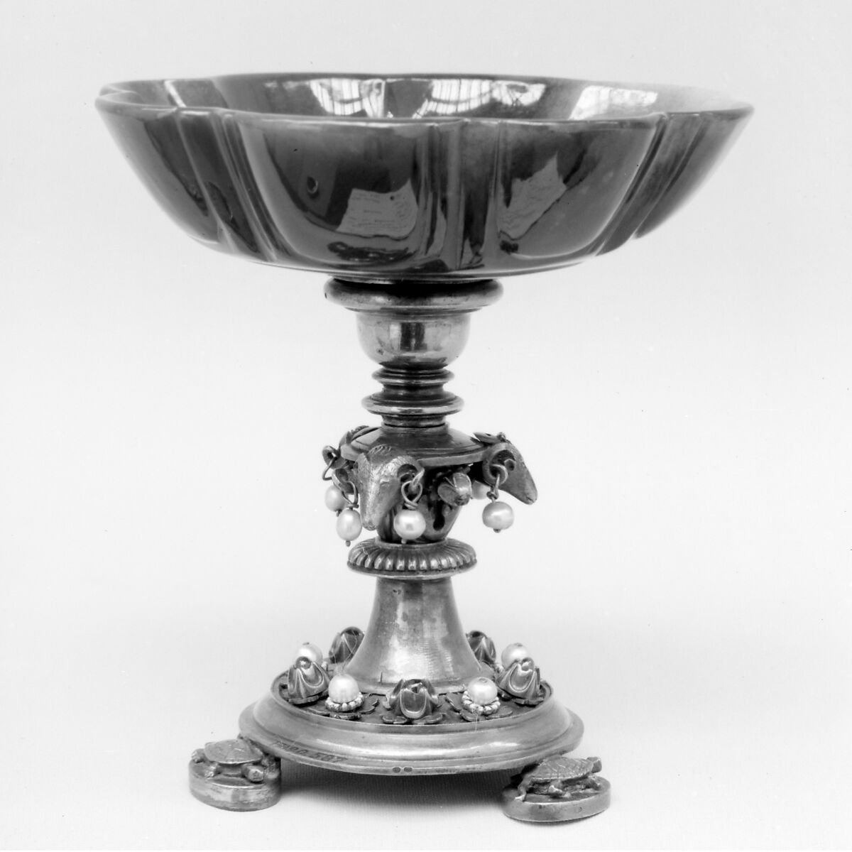 Cup, Silver-gilt, agate, jewels, possibly German 