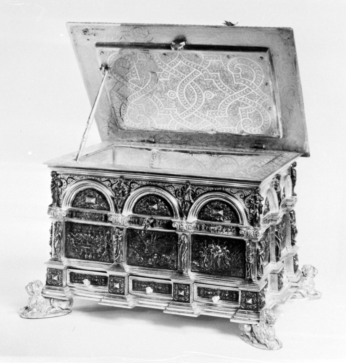 Casket, Probably workshop of Wenzel Jamnitzer (German, Vienna 1507/8–1585 Nuremberg), Gilded yellow metal, silver, German, possibly Hamburg