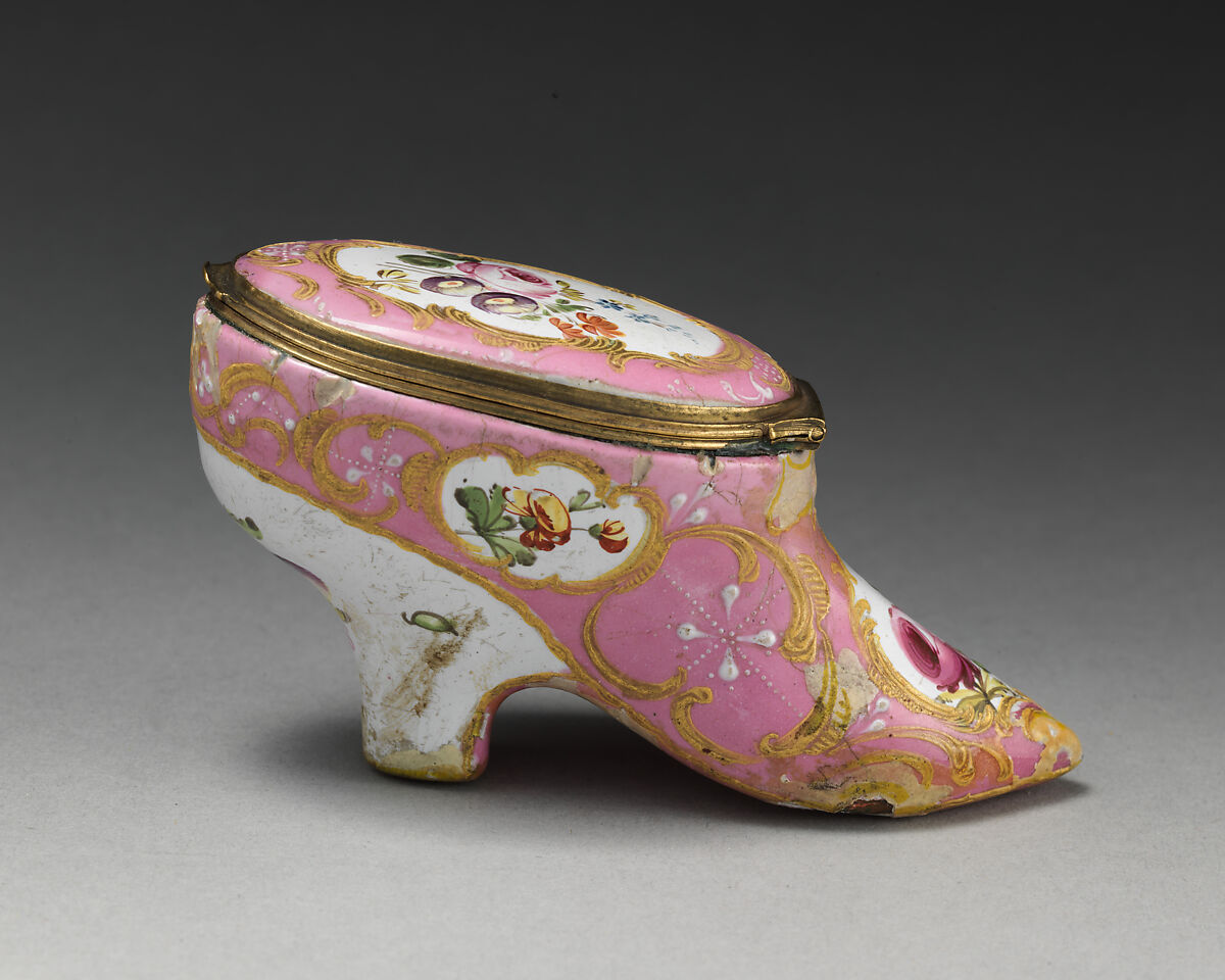 Shoe-shaped bonbonnière, Enameled copper, British, possibly South Staffordshire, possibly Bilston