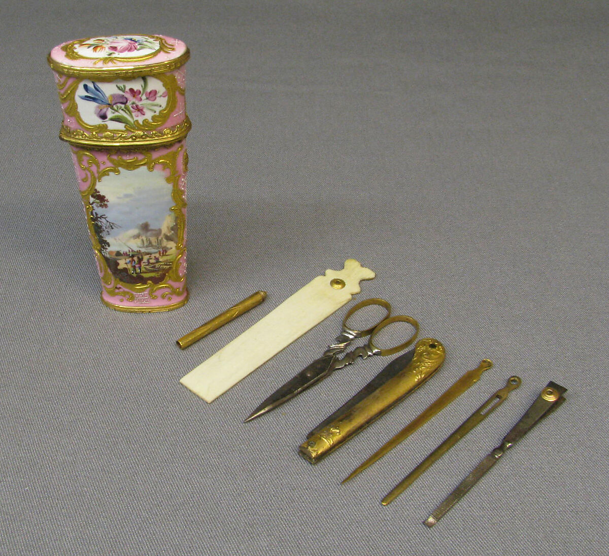 Étui, one side based on print published by Robert Sayer (British, Sunderland 1725–1794 Bath), Enameled copper, British, South Staffordshire