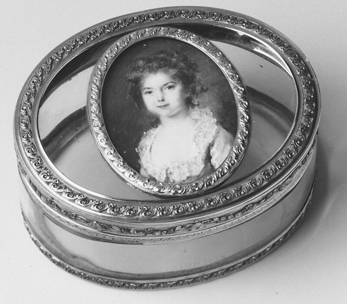 Box with portrait of a young girl with the initials DE, Miniature attributed to Pierre-Adolphe Hall (Swedish (active Paris), 1739–1793), Glass, gold; ivory laid on card, French, Paris