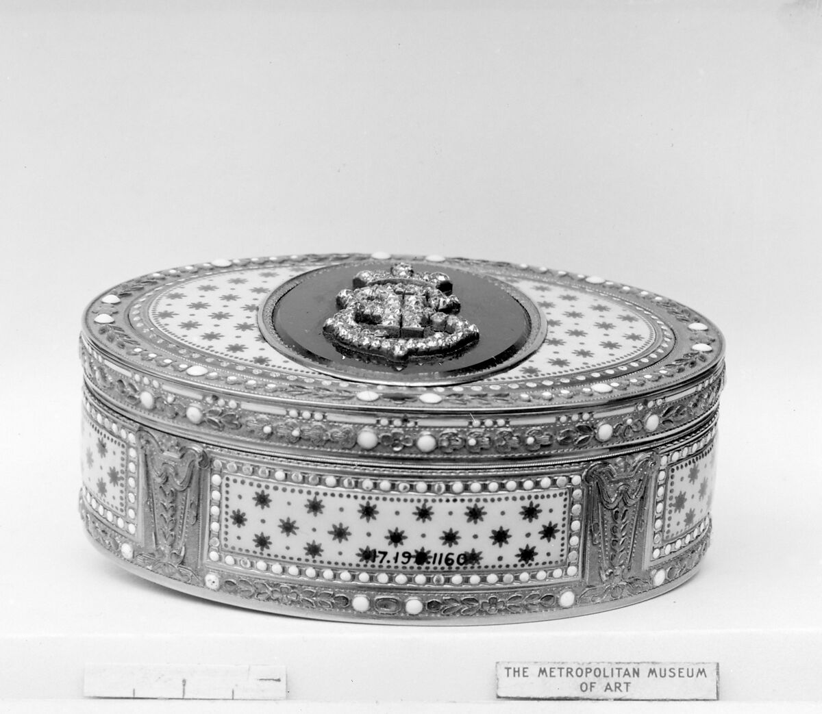 Snuffbox, Jean-Joseph Barrière (French, apprenticed 1750, master 1763, active 1793), Gold, enamel, diamonds, glass, French, Paris 