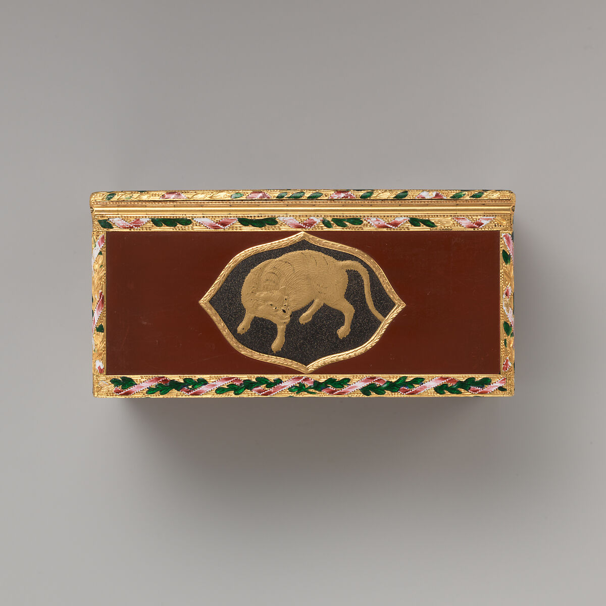 Snuffbox, Jean Ducrollay (French, born 1709, master 1734, recorded 1760), Gold, lacquer, enamel, French, Paris